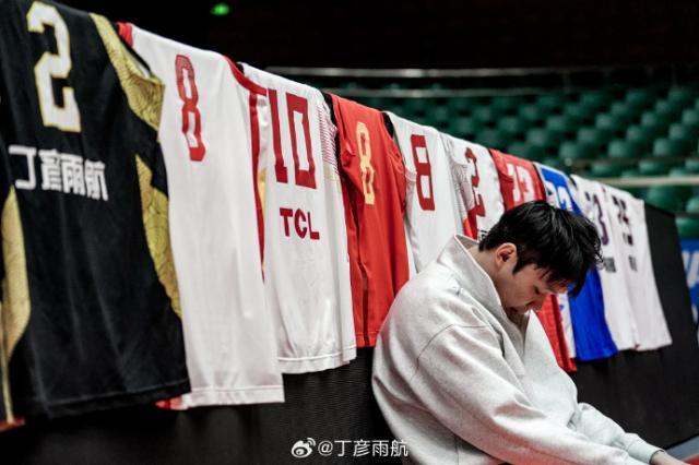 开云官方网站-烟火绚烂亦短暂 丁彦雨航八年的漫长告别